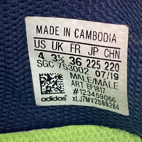 Adidas Size 4 indoor field shoes - Picture 4 of 4